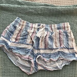 flowy striped shorts perfect for summer!